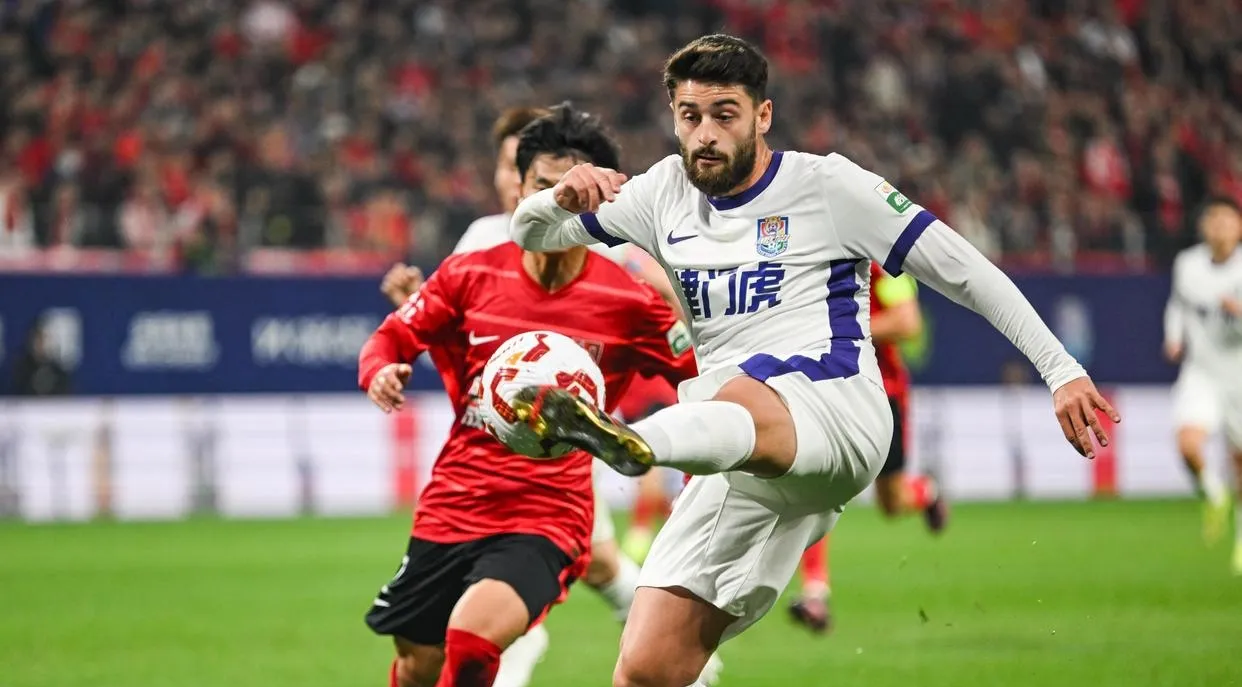 清晨成都蓉城主帅复盘：英超节点到来，震撼外界，控场能力受关注