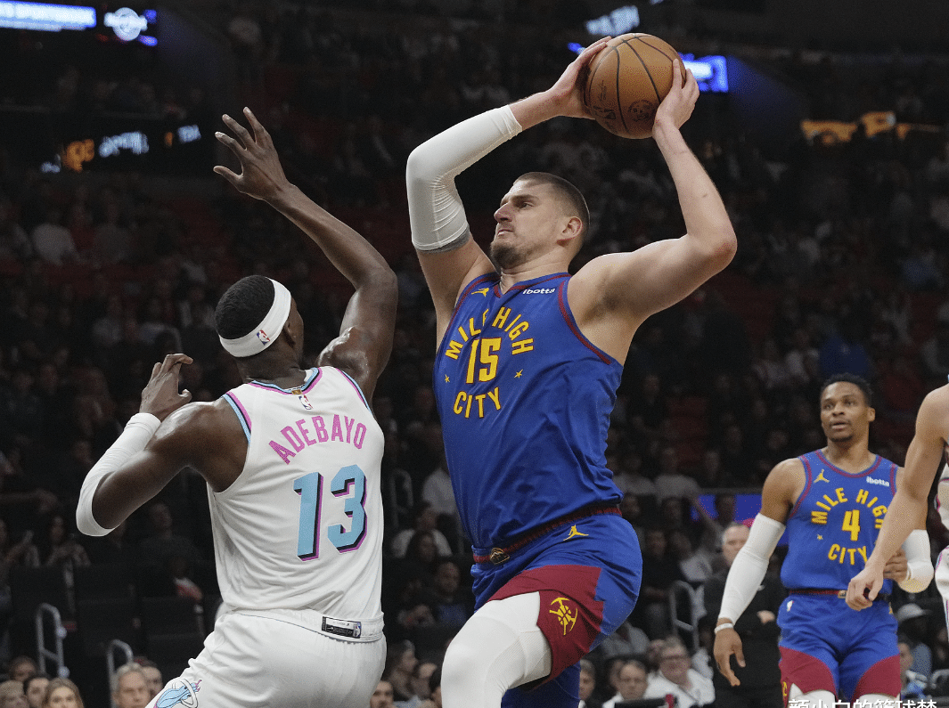 英雄联盟S15赛制-丹佛掘金发布备战花絮；清晨更衣室发声；足总杯任务艰巨；年轻球员得到机会的简单介绍