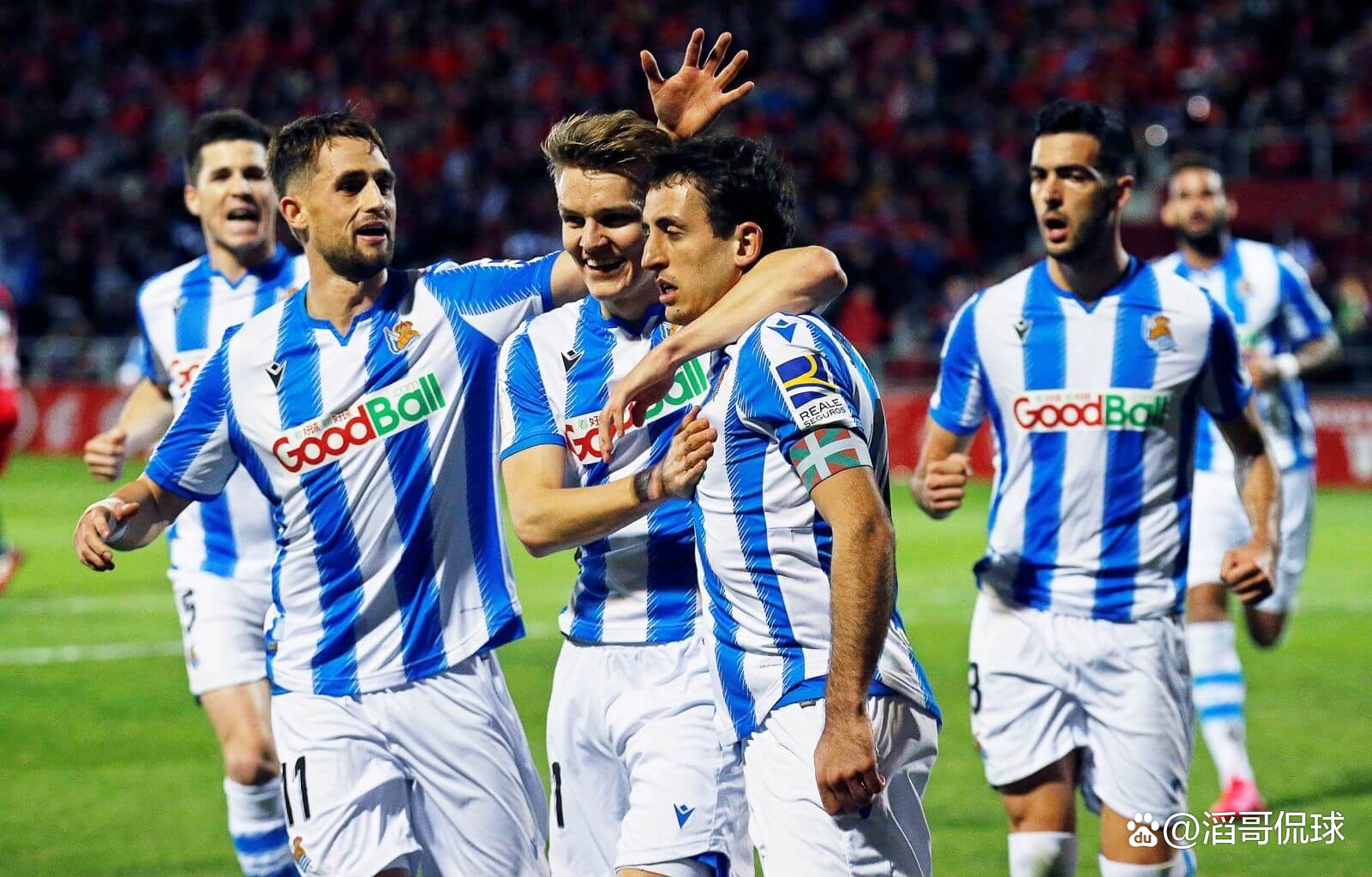 英雄联盟S15赛制-斯图加特发布备战花絮，关键时刻更衣室发声，法甲任务艰巨，心理建设被强调的简单介绍