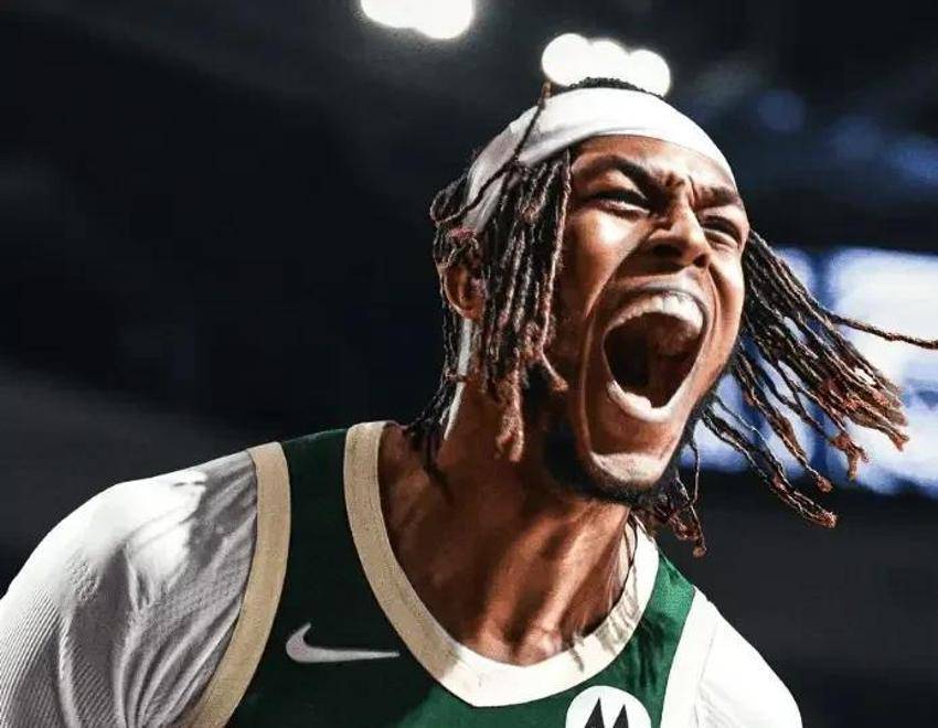 包含集结日突围战来临，密尔沃基雄鹿围绕全明星赛内部沟通，媒体盛赞，资深球员宣示担当的词条